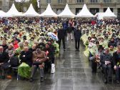 Der HEV inszenierte die Übergabe der Petition «Eigenmietwert abschaffen» im November 2016 als Volksfest auf dem Bundeshausplatz.